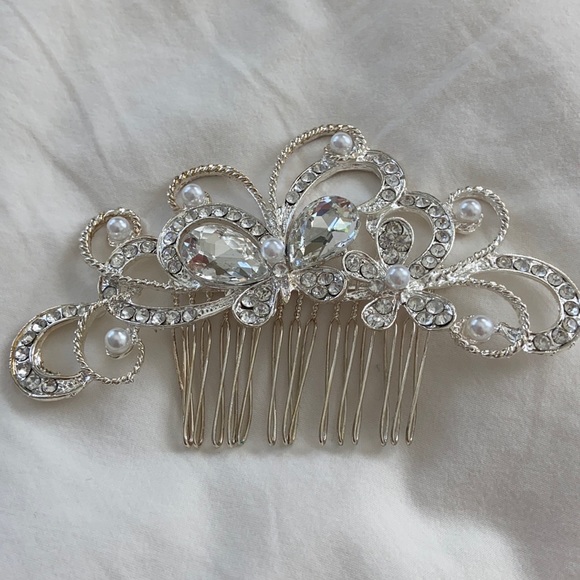 Hair Accessory - Picture 1 of 3
